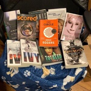 LOT OF 10 BOOKS - Assorted